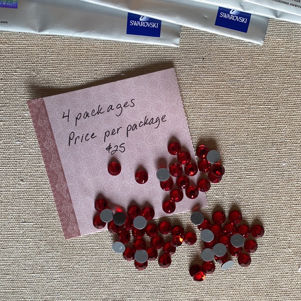 Swarovski • Color: Light Siam, 2028 XILION Rose Hotfix Rhinestones - Picture 13 of 15
